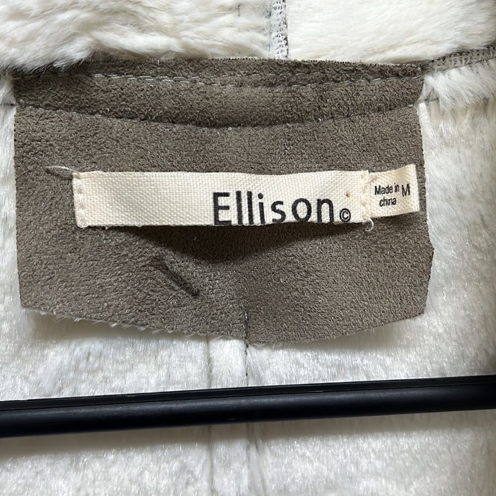 Vest    - Picture 2 of 5